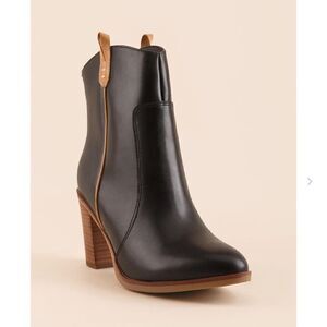 A Rider Girl Cowboy Cowboy Boots Booties size 7.5 NEW